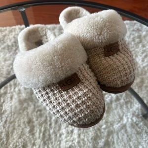 Ugg Cozy Slipper, Cream